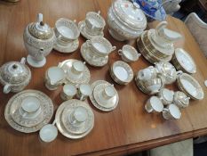 EXTENSIVE WEDGWOOD CHINA TEA, COFFEE & DINNER SERVICE, Gold Florentine pattern, approx. 94 pieces