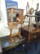 WILLIAM & MARY STYLE OAK SIDE TABLE, 73 (h) x 75cms (w), small oak drop-leaf occasional table, small