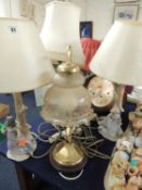 GROUP OF TABLE LIGHTS & A MANTEL CLOCK