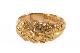 9CT GOLD ENGRAVED RING, ring size M 1/2, 4.2gms Provenance: private collection Ceredigion