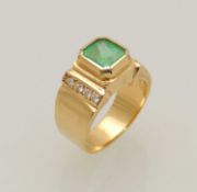 18CT GOLD EMERALD & DIAMOND DRESS RING, square cut emerald approx. 7mms², shoulders each set with