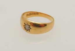 18CT GOLD DIAMOND GYPSY STYLE RING, set with an old brilliant cut stone, approx. 0.1cts, in an