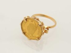 VENEZUELA SOROCAIMA COMMEMORATIVE GOLD COIN RING, set within yellow metal mount and ring,