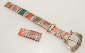 VICTORIAN SCOTTISH AGATE BELT FORM BRACELET, late 19th century, with ten square cut agates mounted