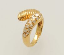 18CT GOLD PAVÉ DIAMOND SERPENT STYLE RING, size L/K, 4.1g Provenance: private collection Wrexham