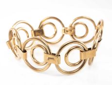 9CT GOLD CIRCLE LINK BRACELET, integrated box link clasp, 18.5cms long, 16.0gms Provenance: