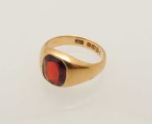 18CT GOLD & GARNET SIGNET RING, size M, 5g Provenance: private collection Cheshire Please note: this