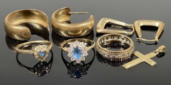 TWO PAIRS 9CT GOLD LARGE HOOP EARRINGS, 25mms (diam.), 2.8gms, a 9ct gold gem set cluster ring, size