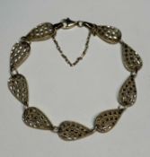 9CT GOLD FILIGREE LINK BRACELET, 18cms (l), 7.7gms Provenance: private collection Conwy
