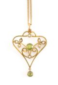 EDWARDIAN 9CT GOLD PERIDOT & SEED PEARL PENDANT ON CHAIN, 3.4gms in James Hindle of Darwen box