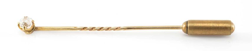 YELLOW METAL DIAMOND TIE PIN, the old-cut single stone 0.2cts approx., 0.8g Provenance: private