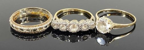 WHITE SAPPHIRE FIVE-STONE RING in 18ct gold & platinum, size Q, 3.8gms, a Cubic Zirconia solitaire