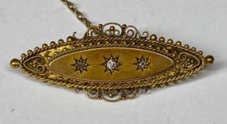 LATE VICTORIAN 15CT GOLD & DIAMOND CANNETILLE BROOCH, Birmingham 1900, inset with three old mine-cut