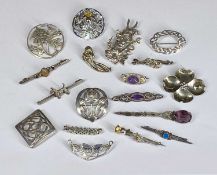 SILVER & OTHER DECORATIVE BROOCHES & PINS including a Charles Horner 'Scottish Thistle' pin