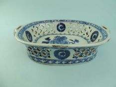 CHINESE EXPORT PORCELAIN BLUE & WHITE CHESTNUT BASKET, floral medallions to the interior, enclosed