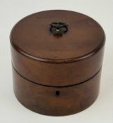 19TH CENTURY CIRCULAR YEW WOOD BOX, hinged cover with gilded brass ring handle, 11 (h) x 14cms (
