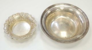 AMERICAN STERLING SILVER BOWL, early 20th Century, 23cms (d), 5.9ozt; also a white metal small bowl,