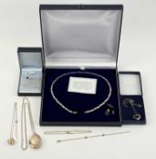 ASSORTMENT OF 9CT GOLD JEWELLERY, including bi-colour herringbone chain with lobster claw clasp,