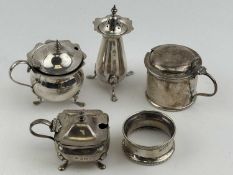 SILVER COLLECTABLES GROUP, comprising two circular and one square mustard pot with hinged covers,