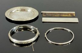 ASSORTED SILVER / WHITE METAL COLLECTABLES, comprising George V silver pocket comb, J.B.