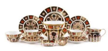ASSORTED ROYAL CROWN DERBY '1128' PATTERN BONE CHINA, including cachepot, two teacup saucers and