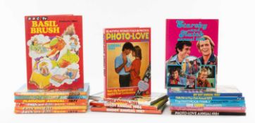 COLLECTION OF CHILDREN'S ANNUALS & BOOKS, including Walt Disney's 'Snow White and the Seven