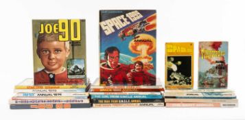 COLLECTION OF SCIENCE FICTION ANNUALS, including Star Trek annuals, Star Trek pop-up 'Trillions of