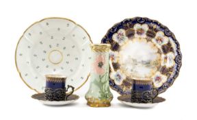 ASSORTED COLLECTABLE CABINET CHINA, including Royal Worcester plate painted with landscapes and