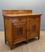 EARLY 20TH C. OAK SIDE CABINET, raised back, frieze drawers, panelled cupboard doors, 108 (h) x