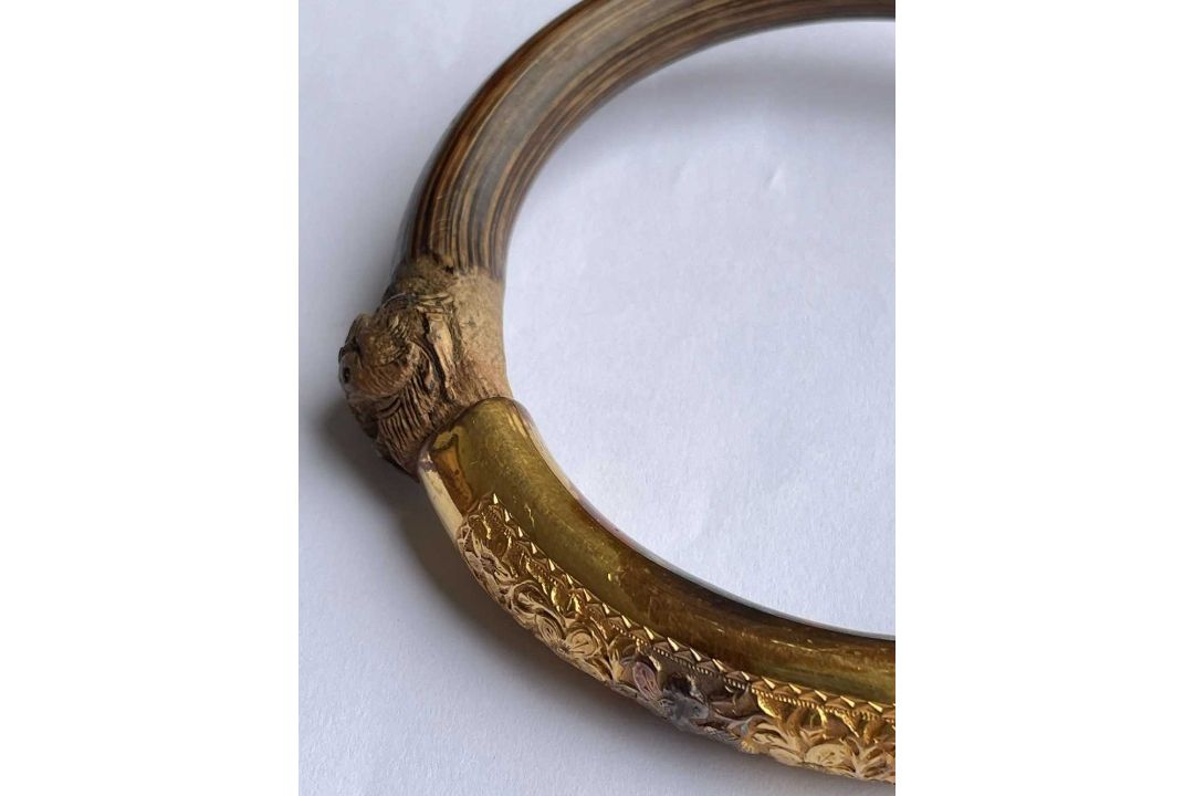 CHINESE JADEITE PENDANT & RATTAN BANGLE, pendant carved as a bamboo stem, apple green tone, yellow - Image 17 of 19