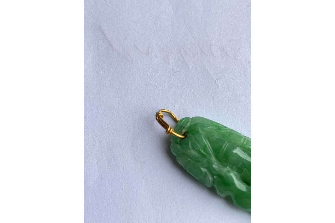 CHINESE JADEITE PENDANT & RATTAN BANGLE, pendant carved as a bamboo stem, apple green tone, yellow - Image 8 of 19