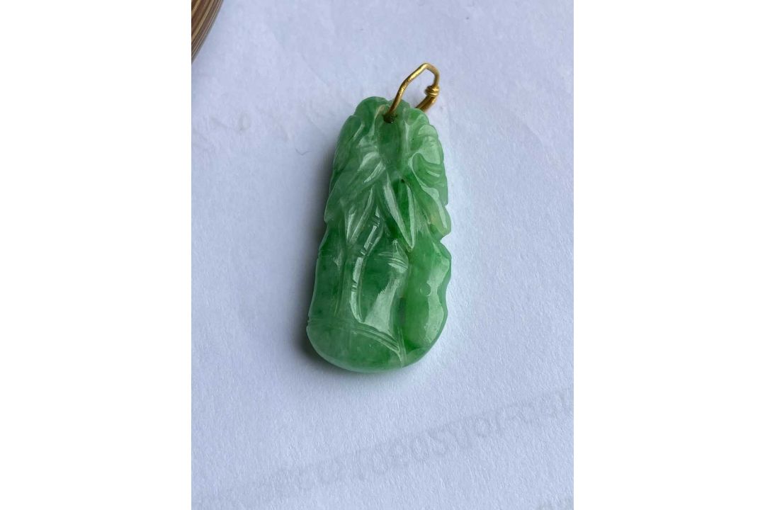 CHINESE JADEITE PENDANT & RATTAN BANGLE, pendant carved as a bamboo stem, apple green tone, yellow - Image 4 of 19