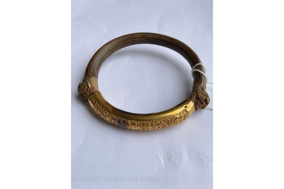 CHINESE JADEITE PENDANT & RATTAN BANGLE, pendant carved as a bamboo stem, apple green tone, yellow - Image 16 of 19