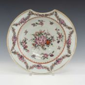 CHINESE FAMILLE ROSE PORCELAIN BLEEDING / SHAVING BOWL, late 18th C., painted with flower garlands