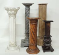 WHITE PAINTED WOODEN COLUMN STAND, 98cms (h), top 31.5cms, and four further wooden stands/torchères,