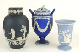 WEDGWOOD BLUE JASPERWARE LIDDED POTPOURRI URN, 22cms (h); together with an Adams (Tunstall) dark
