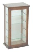 LATE VICTORIAN OR EDWARDIAN OAK CASED SHOP DISPLAY CABINET, 68 (h) x 37 (w) x 25cms (d)