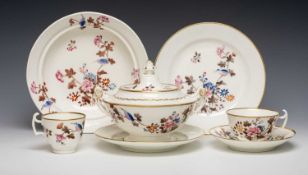 GROUP OF SWANSEA PORCELAIN 'KINGFISHER' PATTERN TABLEWARE, comprising sauce tureen, cover, and
