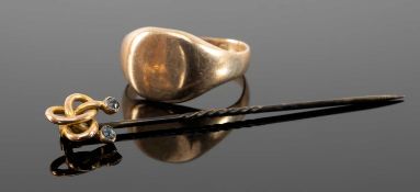 9CT GOLD SIGNET RING & STICK PIN, pin set with two small blue gems or pastes, total wt. approx. 6.3g