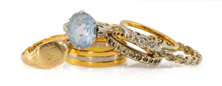 ASSORTED RINGS, including gent's two-colour gold wedding band (hallmarks erased), two 9ct gold gem