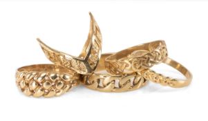 FIVE 9CT GOLD RINGS, comprising keeper rings, wishbone, Celtic and curb link, 14.0g gross (5)