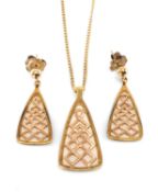 CLOGAU SUITE OF 9CT GOLD JEWELLERY, comprising pendant necklace, 45cms (l), and pair of matching
