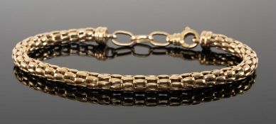 9CT GOLD HOLLOW BRICK TUBE BRACELET, 18.5cms (l), with additional chain links adding 3cms, 10.2g