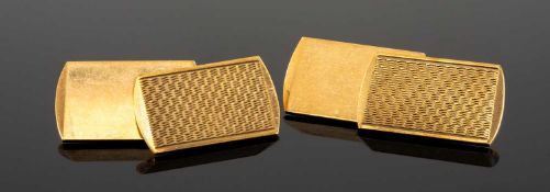 PAIR 9CT GOLD CUFFLINKS, 7.0g (2) Provenance: private collection Caerphilly Comments: ordinary