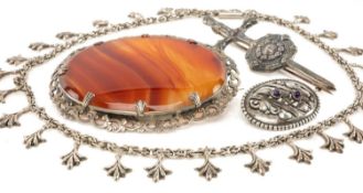 SILVER FRINGE NECKLACE, 44cms (l), 29g; together with a silver-mounted red agate oval brooch, 78 x