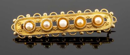 15CT GOLD PEARL BAR BROOCH, 4.9cms w, 4.5g Provenance: consigned from Swansea Comments: one pearl