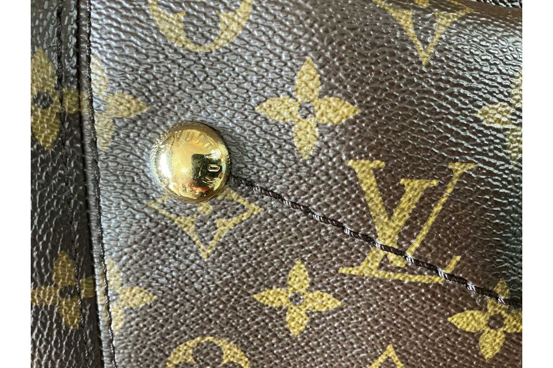LOUIS VUITTON 'ARTSY' BAG, iconic design, 'Louis Vuitton, Paris, Made in Spain' makers label, - Image 6 of 10