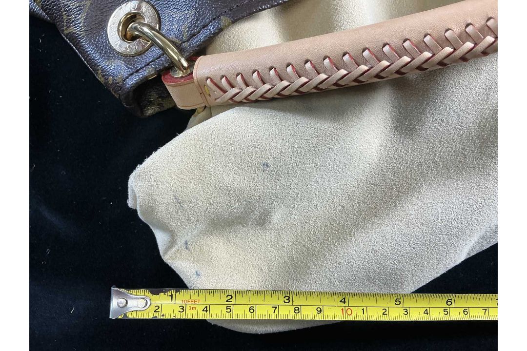 LOUIS VUITTON 'ARTSY' BAG, iconic design, 'Louis Vuitton, Paris, Made in Spain' makers label, - Image 10 of 10