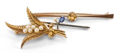 9CT GOLD CULTURED PEARL FERN LEAF BROOCH, 45mms, 3.9g; together with 9ct gold citrine bar brooch,