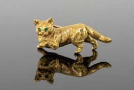 9CT GOLD KITTEN BROOCH, set with green coloured gemstone eyes, 30mms, 8.3g Provenance: private